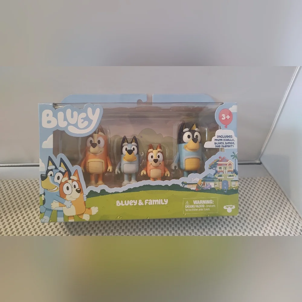 Bluey Cartoon Bluey Family FiguresMum (Chilli), Bluey, Bingo, Dad (Bandit) NWT